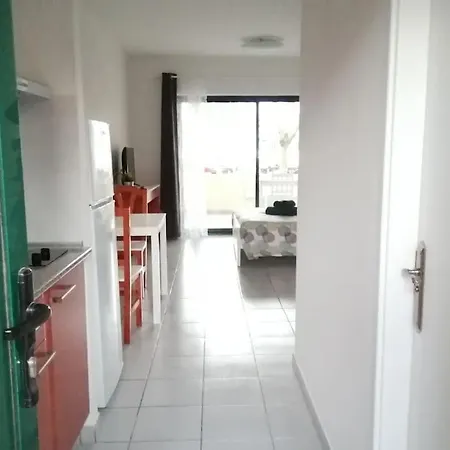Playa Roca Cosy - Seafront Complex Apartament *
