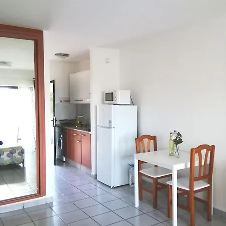 Playa Roca Cosy - Seafront Complex Apartmán