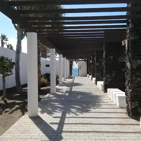 Playa Roca Cosy - Seafront Complex Apartament Costa Teguise