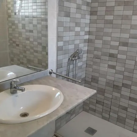 Playa Roca Cosy - Seafront Complex Apartament