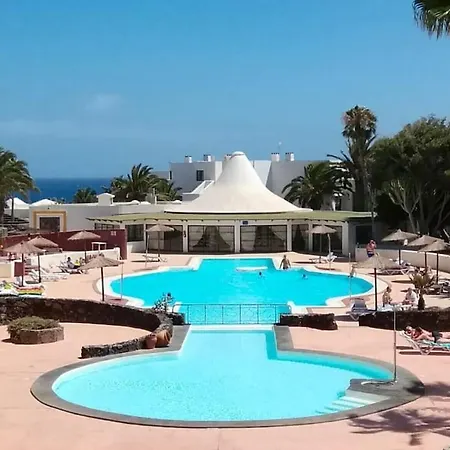 Playa Roca Cosy - Seafront Complex Apartment *